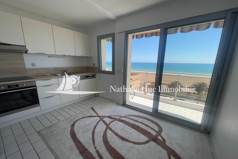 1 bedroom waterfront apartment with terrace