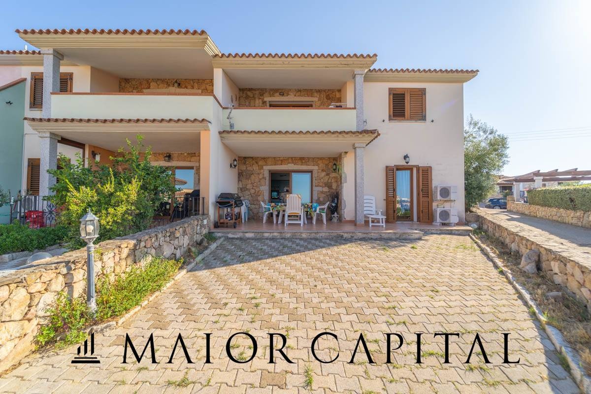 1 - verkoop appartement uitzicht op zee budoni sardinia italië
