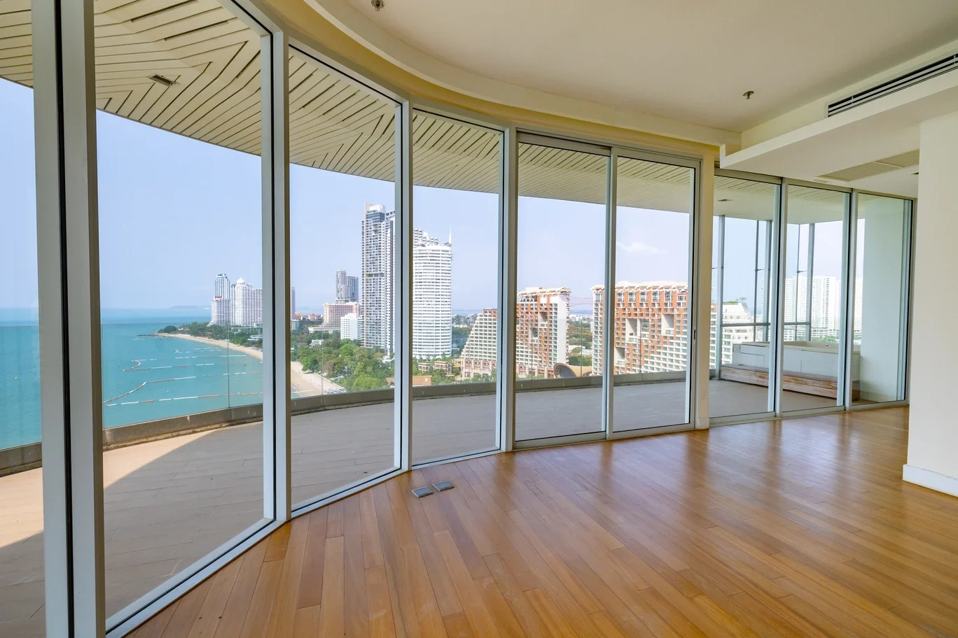 1 - verkauf wohnung direkt am wasser pattaya chonburi thailand
