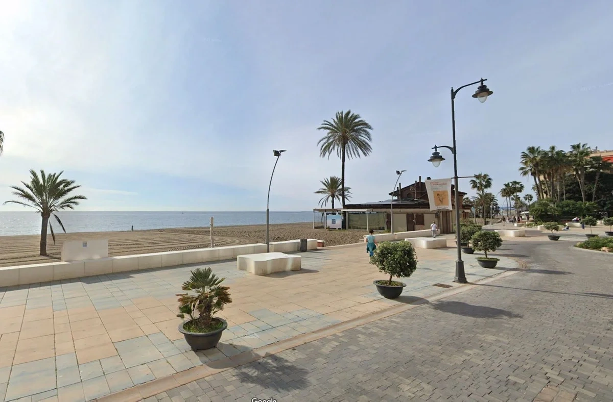 2 - vente commerce pieds dans l'eau estepona - costa del sol andalousie espagne