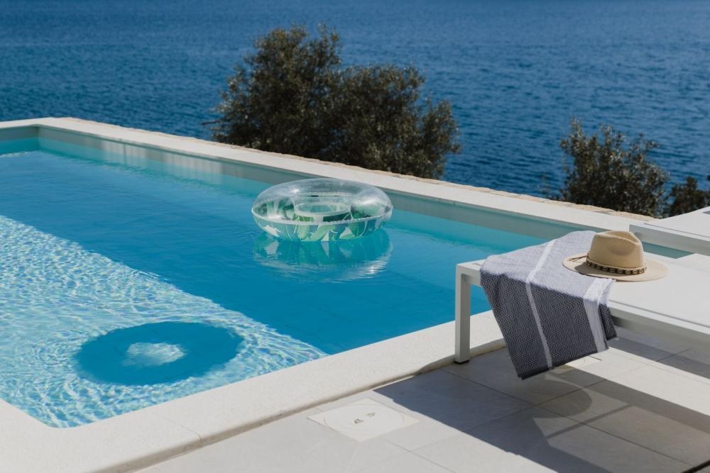 1 - waterfront house for sale in vinišće split-dalmatia croatia