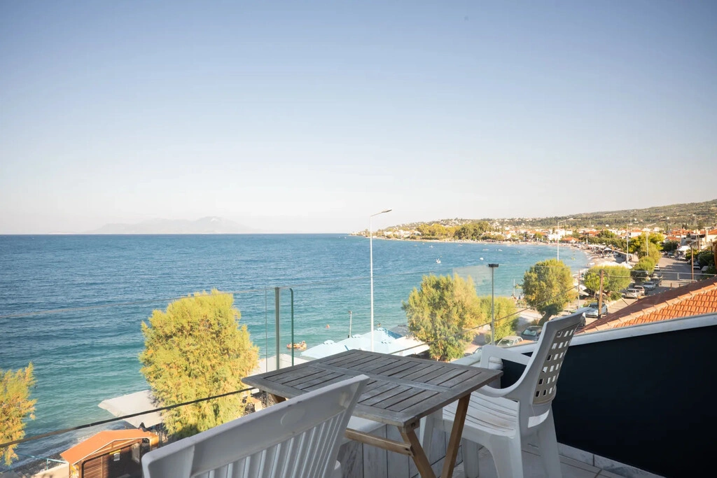 2 - vendita appartamento fronte mare sikia peloponneso grecia