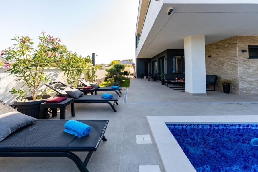 1 - vendita villa spiaggia a piedi medulin istria croazia