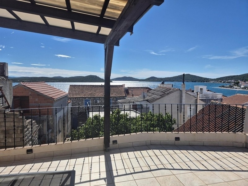 1 - vendita casa vista mare betina sebenico-knin croazia