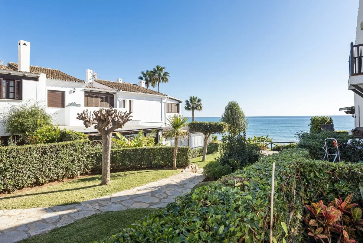 2 - vente maison pieds dans l'eau estepona - costa del sol andalousie espagne