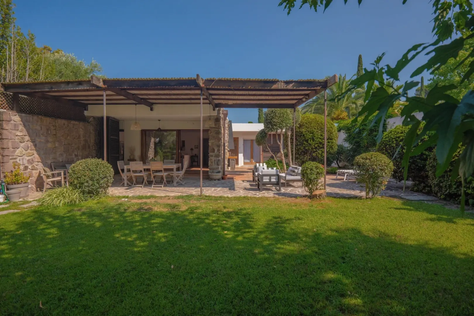 1 - villa for sale in grimaud var france