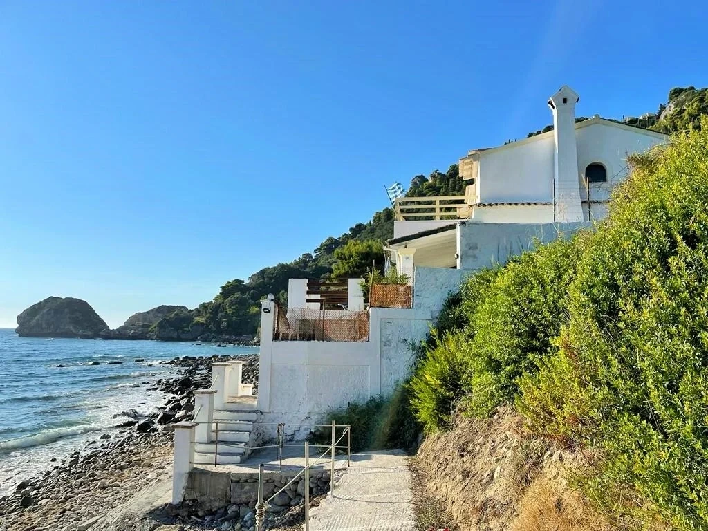1 - vente maison pieds dans l'eau corfu îles ioniennes grèce