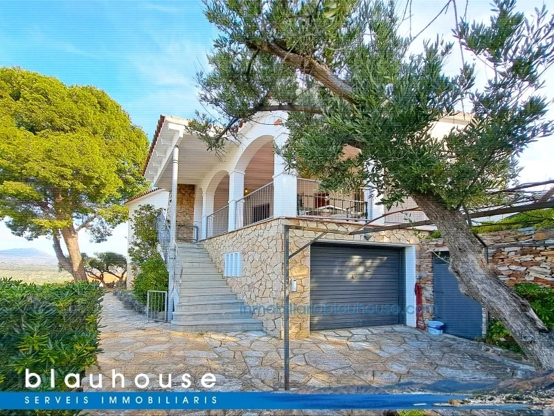 2 - sea view house for sale in llança catalonia spain