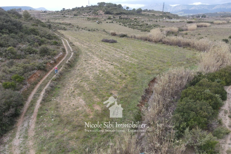 Terrain de 6 860 m²