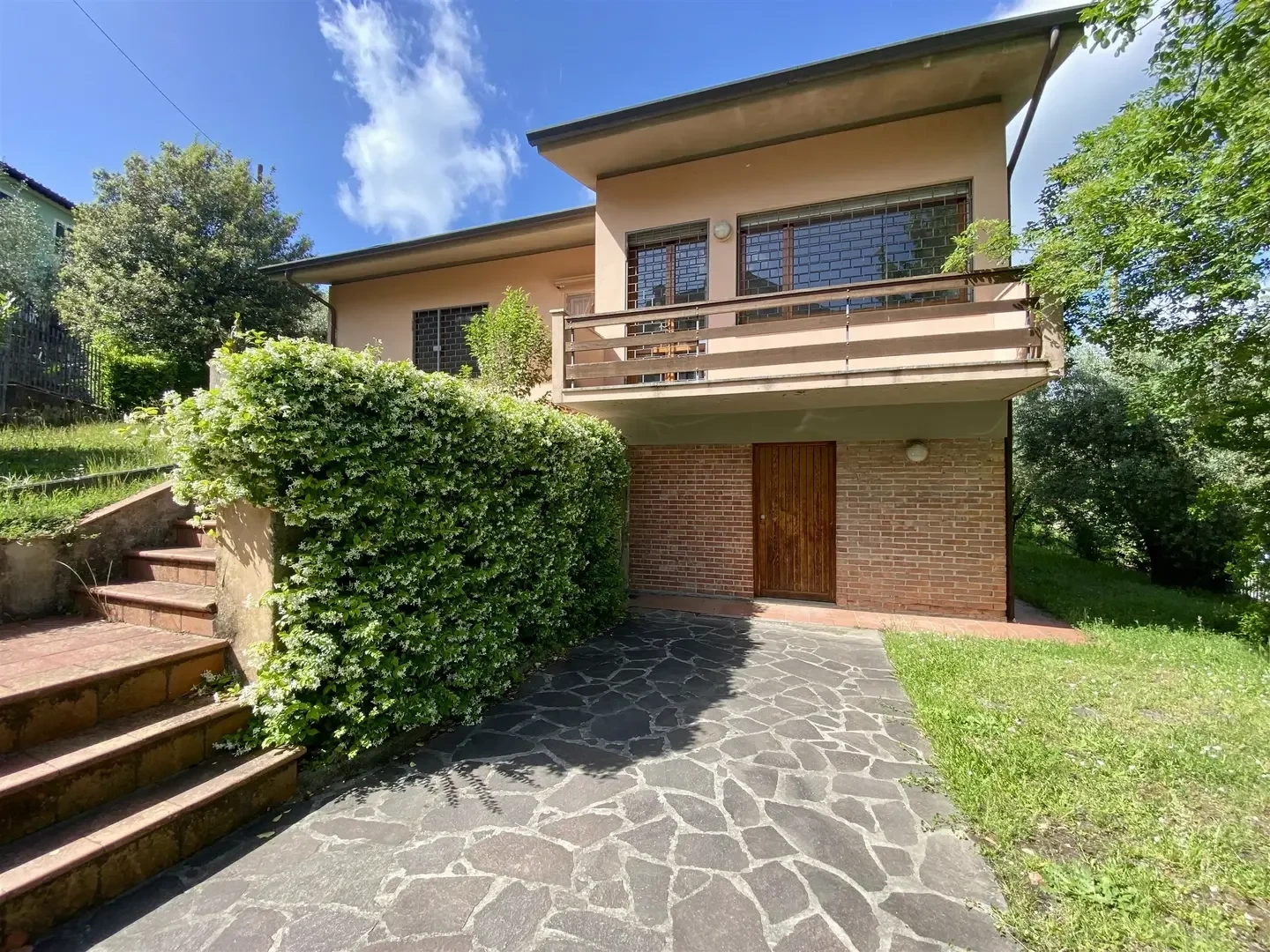 1 - vendita villa mutigliano toscana italia