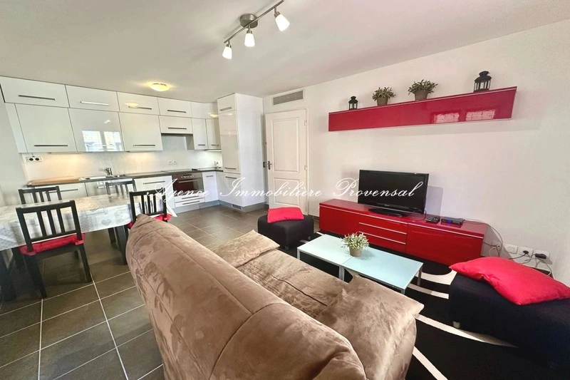 1 - beach walk apartment for sale in sainte-maxime var france