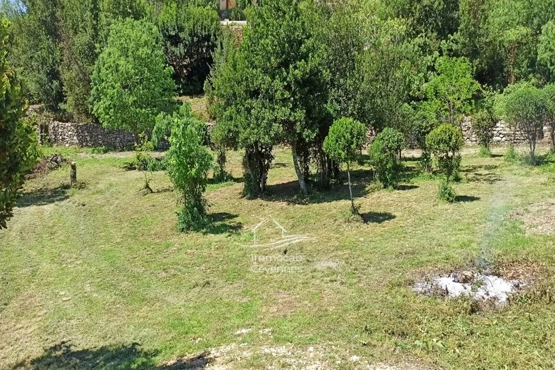 Terreno de 1 282 m²
