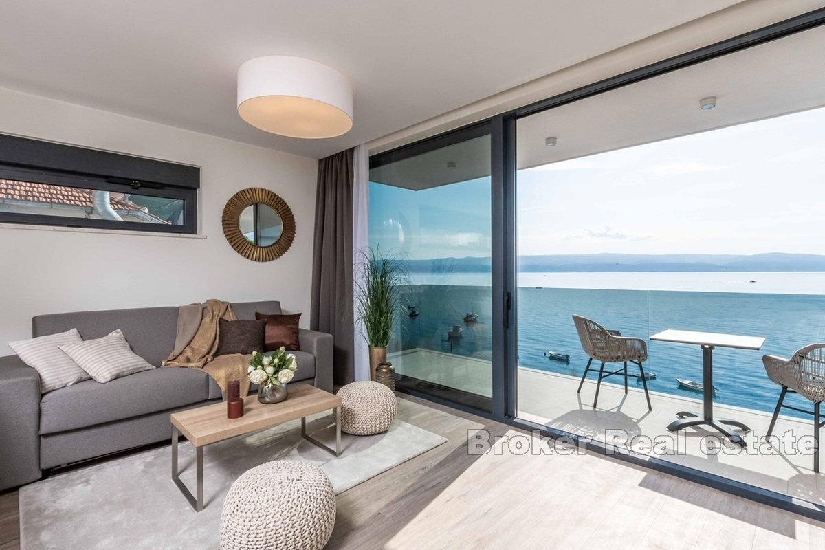 2 bedroom sea view apartment with swimming pool