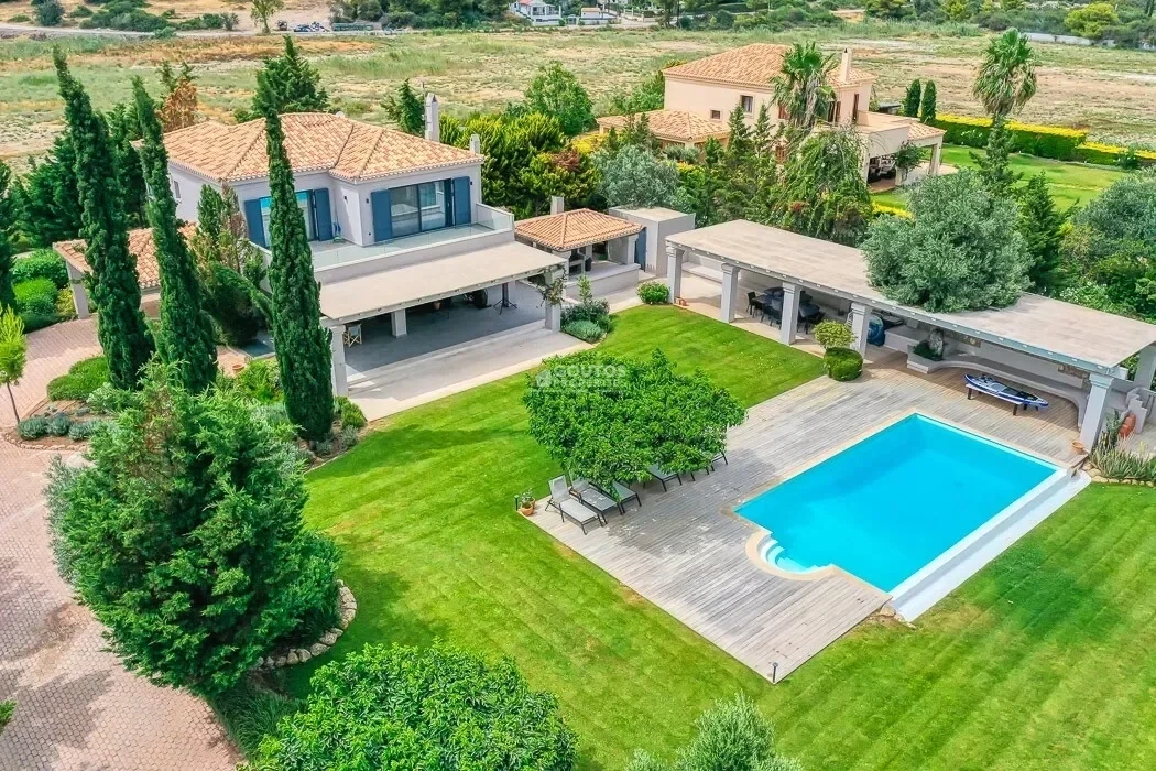 2 - venta casa frente al mar petrothalassa peloponeso grecia