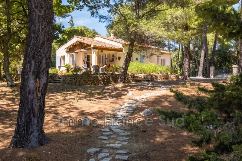 1 - villa for sale in tourtour var france