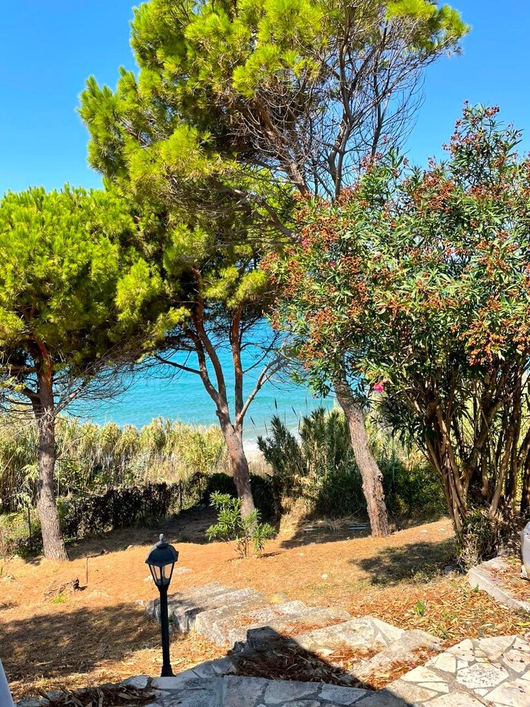 2 - waterfront house for sale in mesongí ionian islands greece