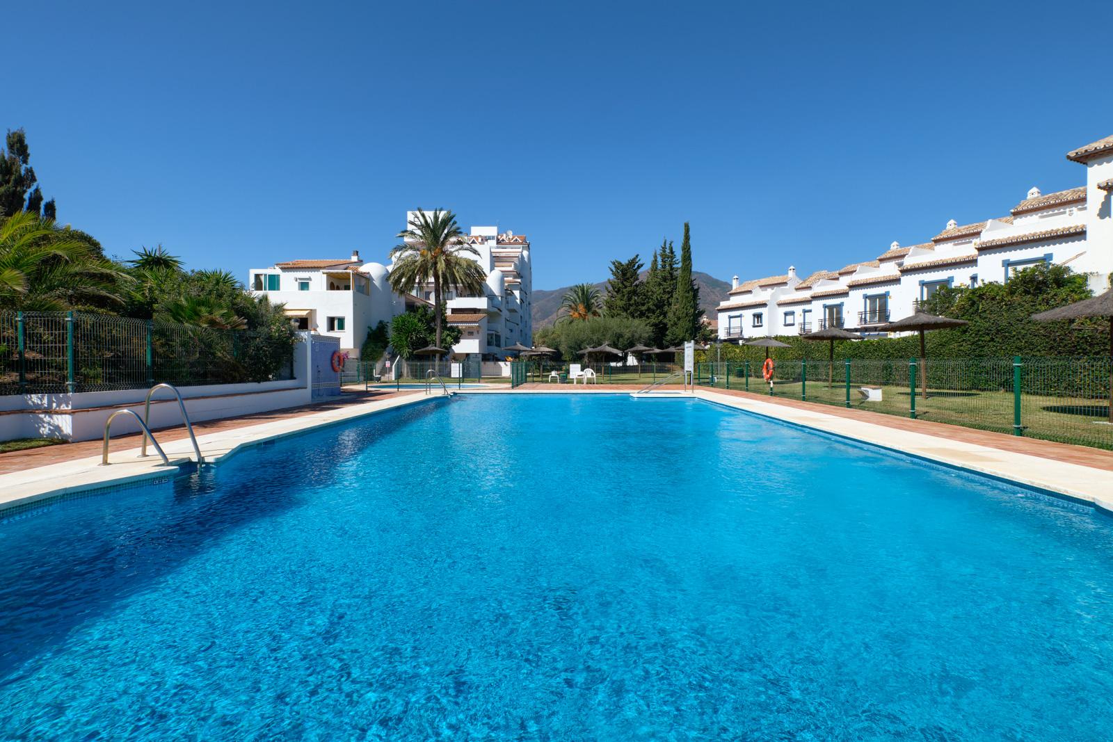 1 - verkauf wohnung direkt am wasser estepona - costa del sol andalusien spanien