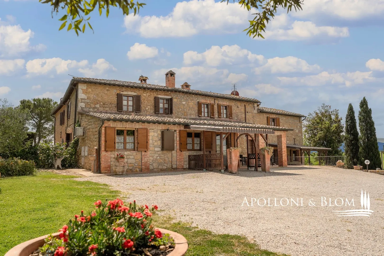 1 - house for sale in san quirico d'orcia tuscany italy