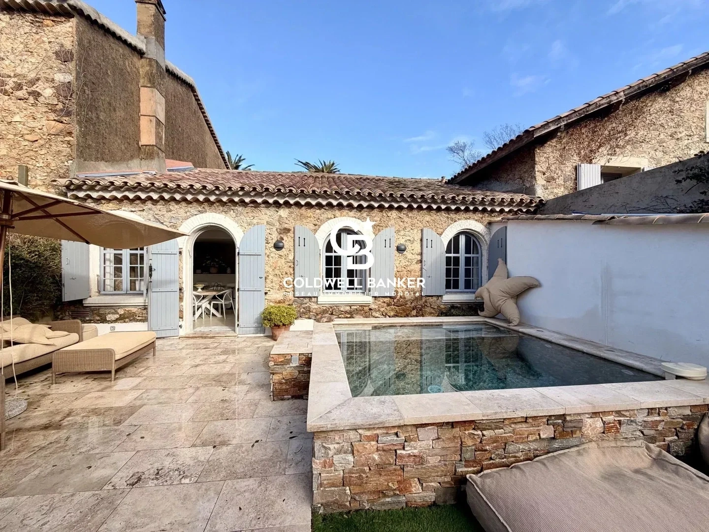 2 - venta casa gassin var francia