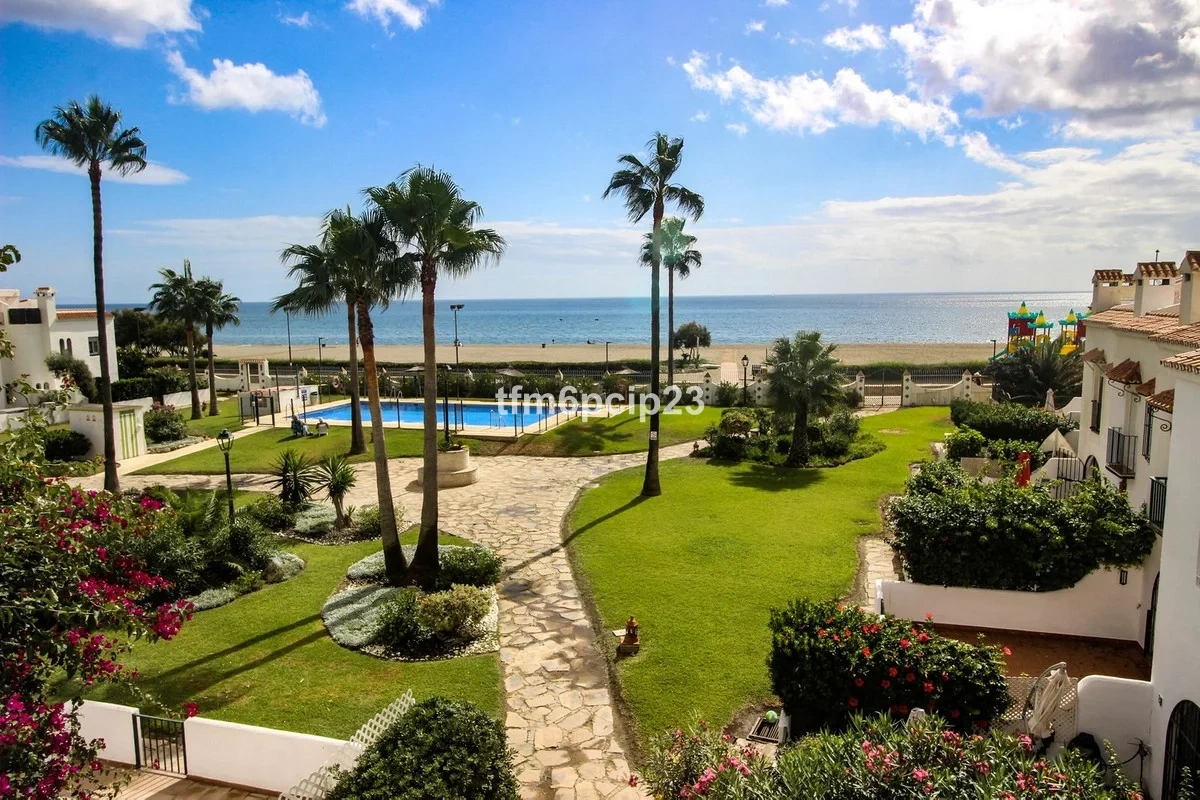 1 - vente maison pieds dans l'eau casares - costa del sol andalousie espagne