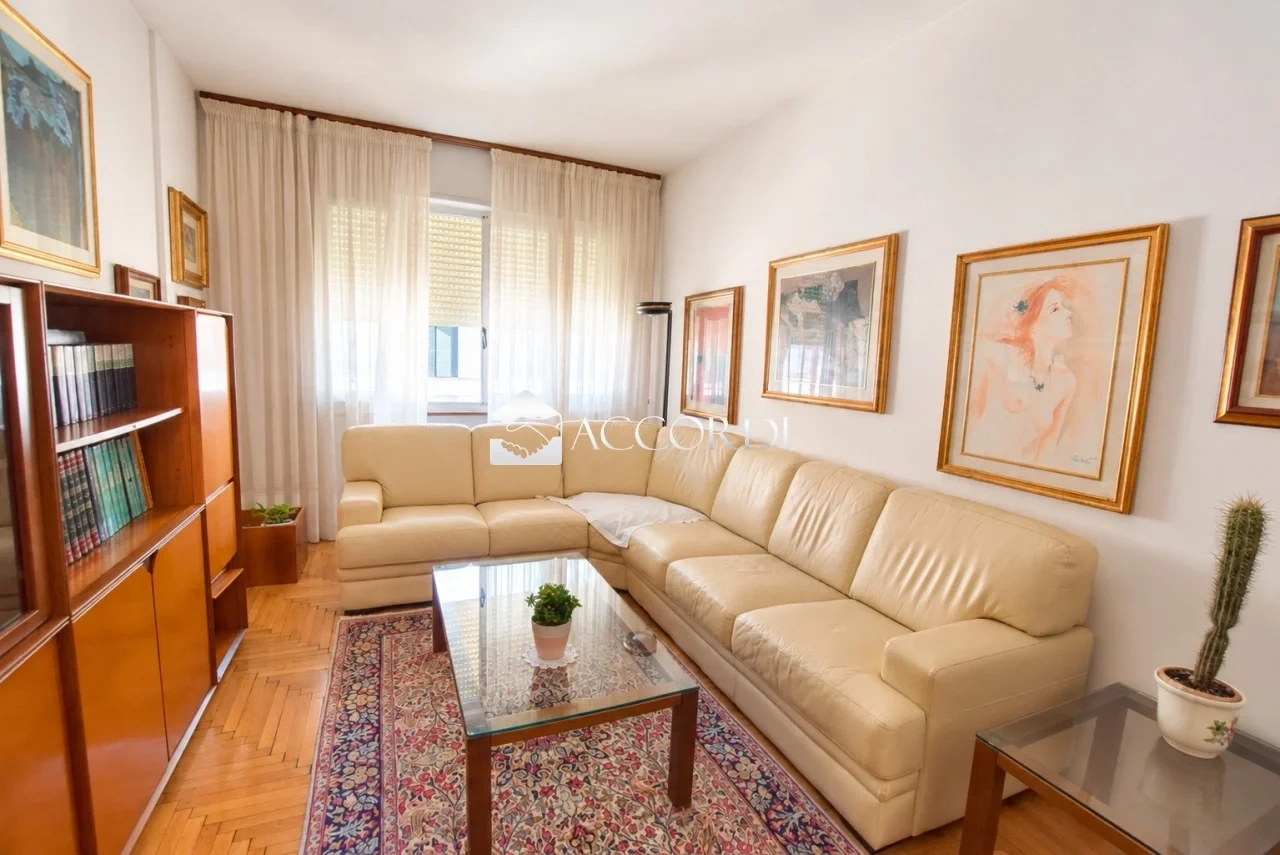 1 - estate for sale in montebelluna veneto italy