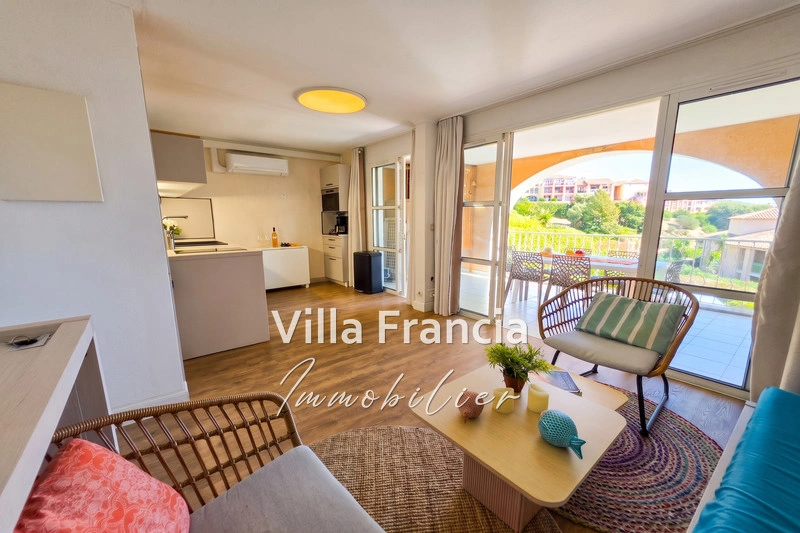 2 - venda apartamento vista de mar saint-raphaël var frança