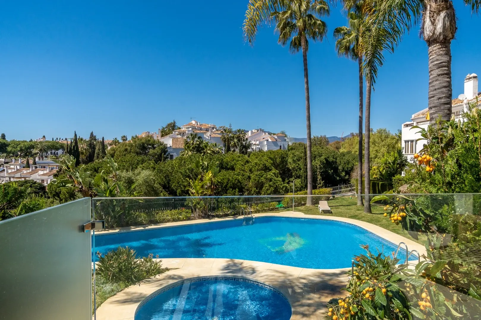 2 - verkauf haus strandpromenade marbella - costa del sol andalusien spanien