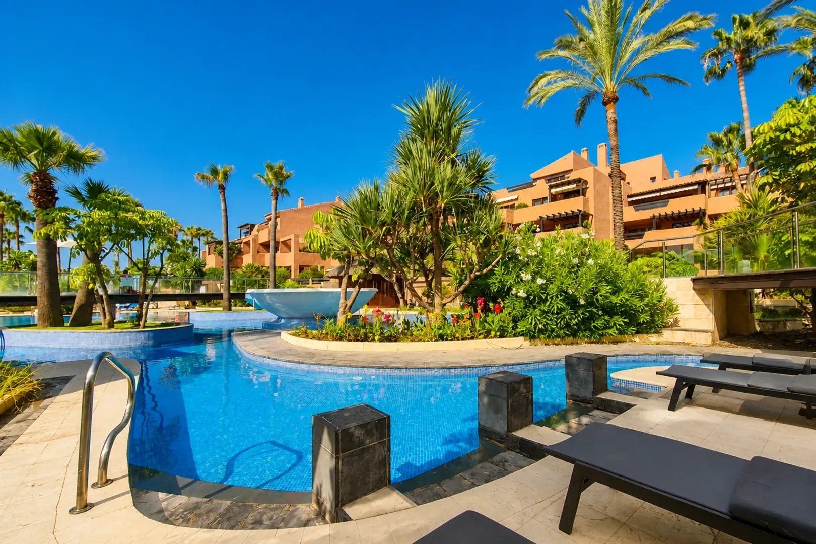 1 - venda apartamento frente ao mar estepona - costa del sol andaluzia espanha