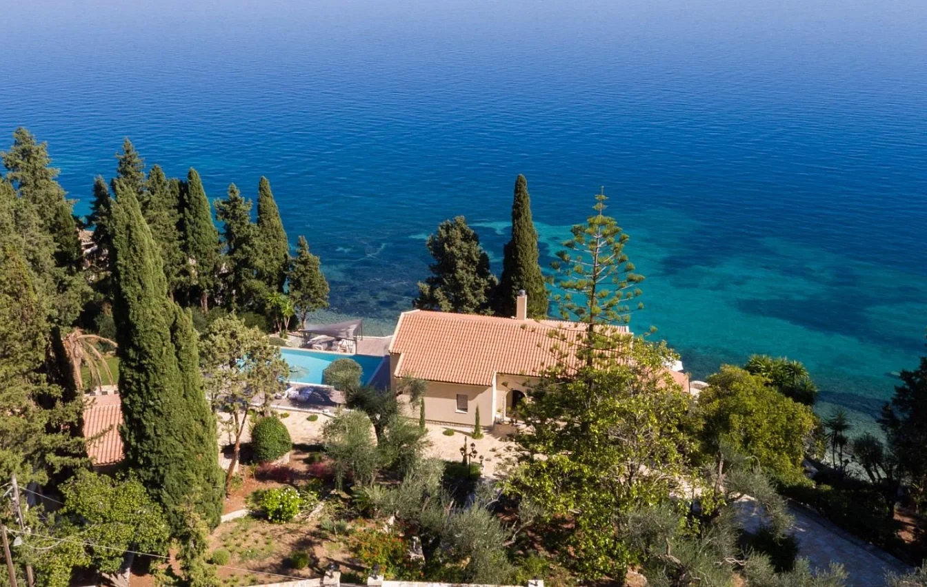 2 - verkoop huis aan het water corfu ionische eilanden griekenland