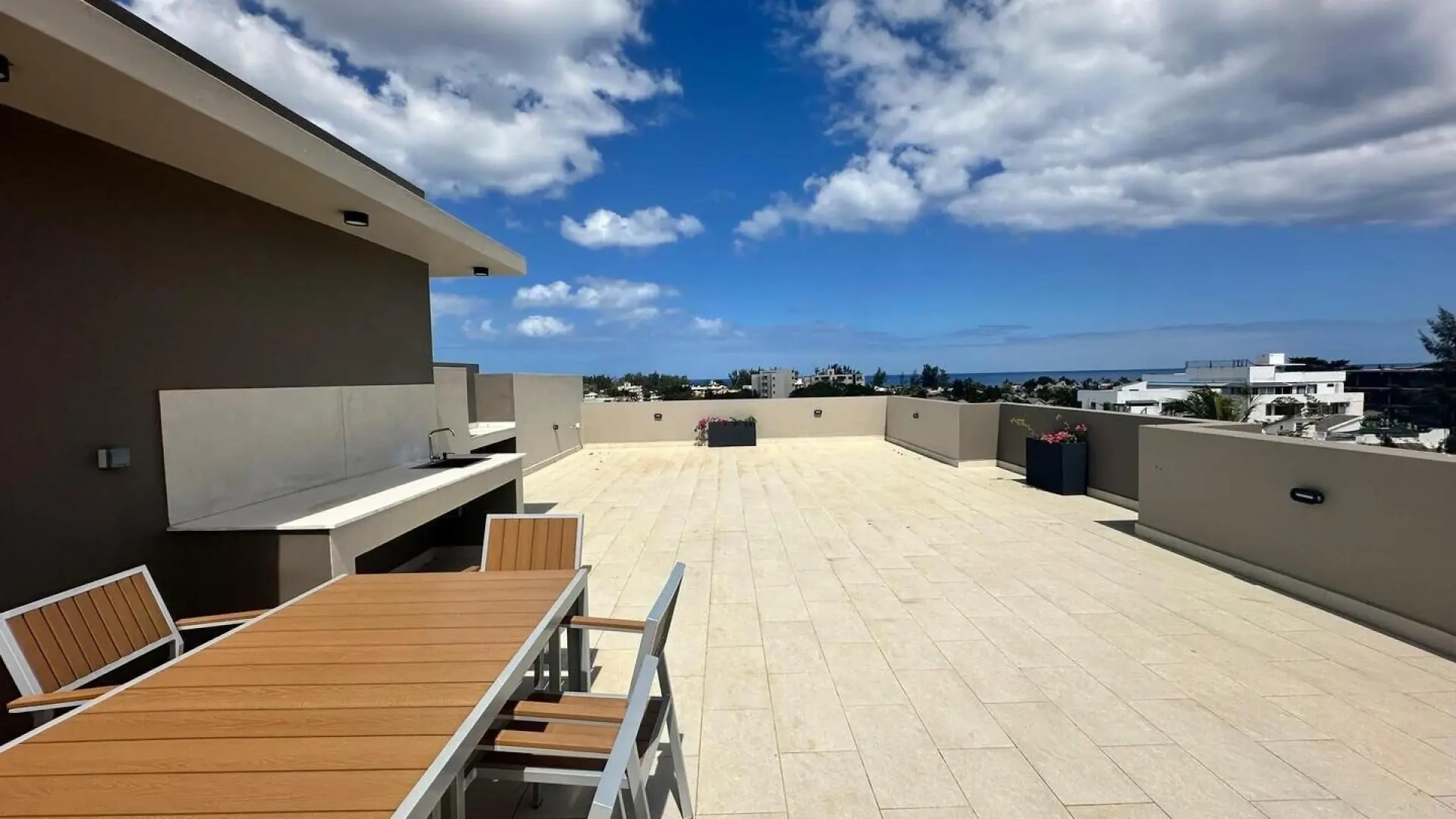 1 - verkoop appartement strand to voet flic en flac rivière noire mauritius