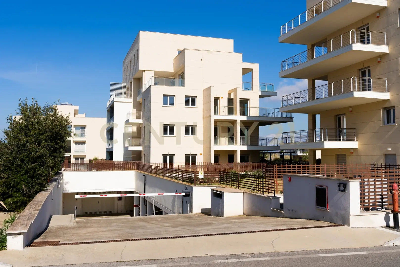 Houses and apartments for sale in Orbetello | Meretdemeures.com, image size:1617x1080