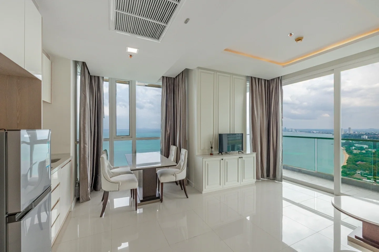 2 - verkauf wohnung direkt am wasser sattahip chonburi thailand