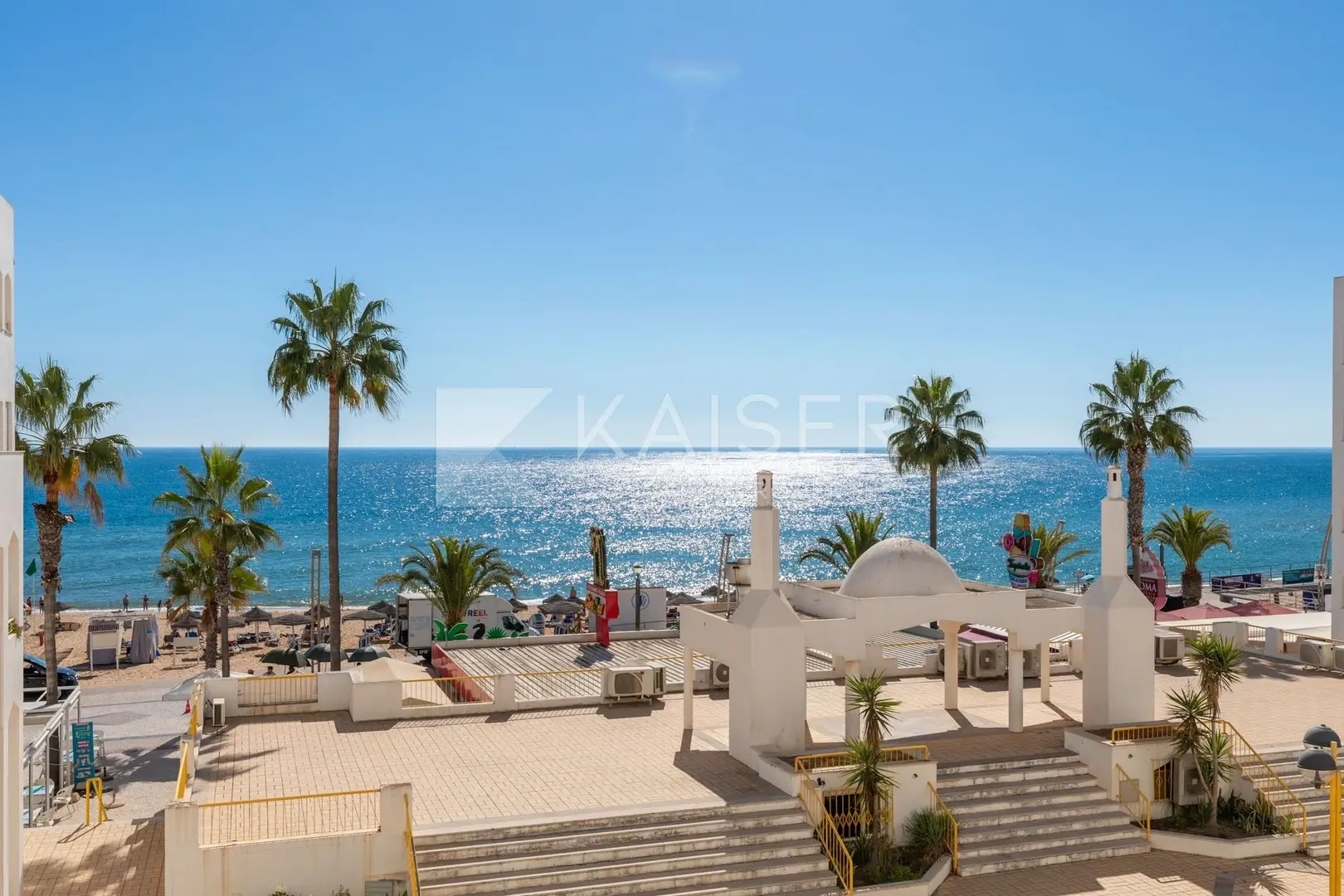 Apartamento frente ao mar com 2 quartos