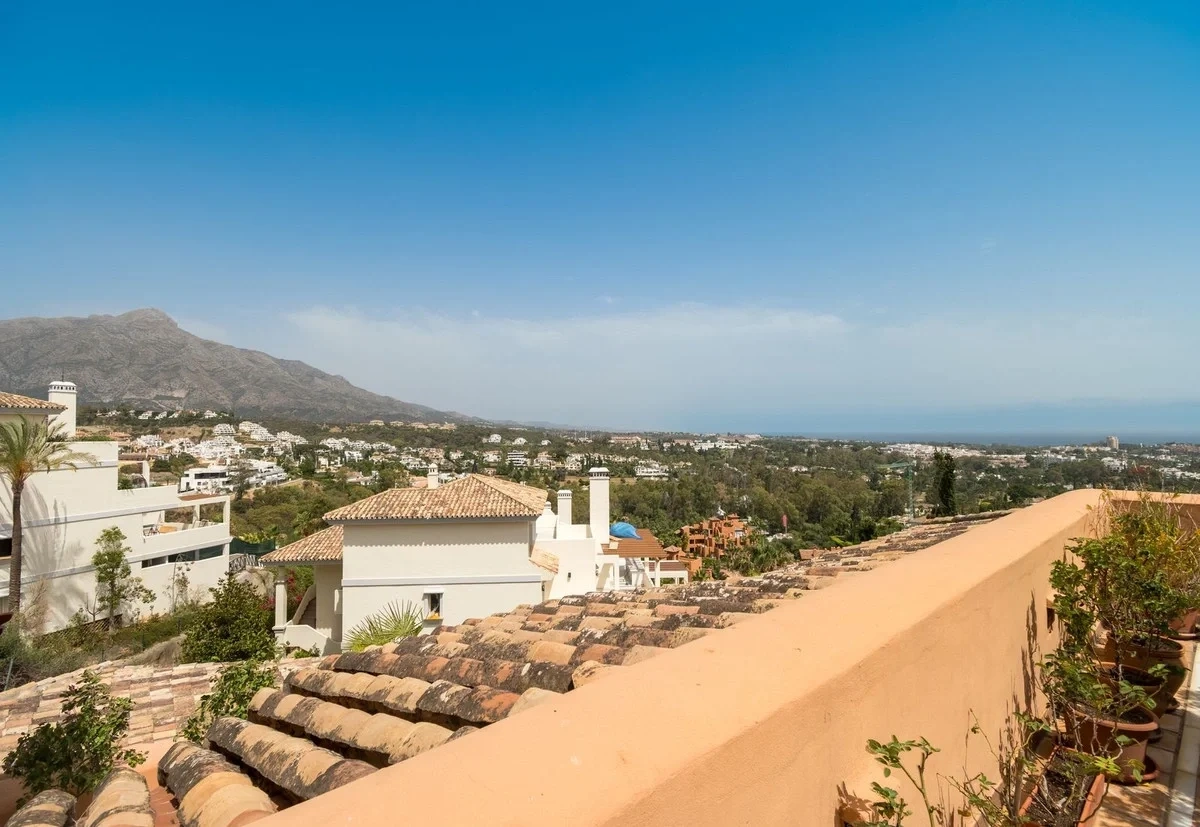 2 - sea view apartment for sale in nueva andalucia andalusia spain
