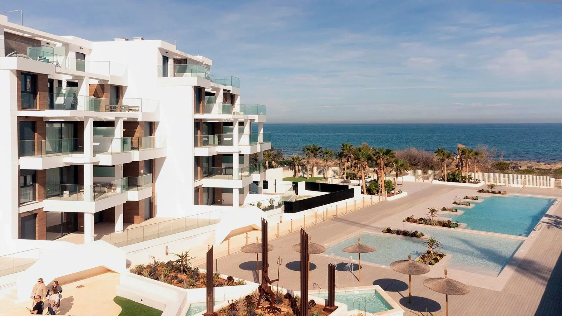 Apartamento frente ao mar com piscina