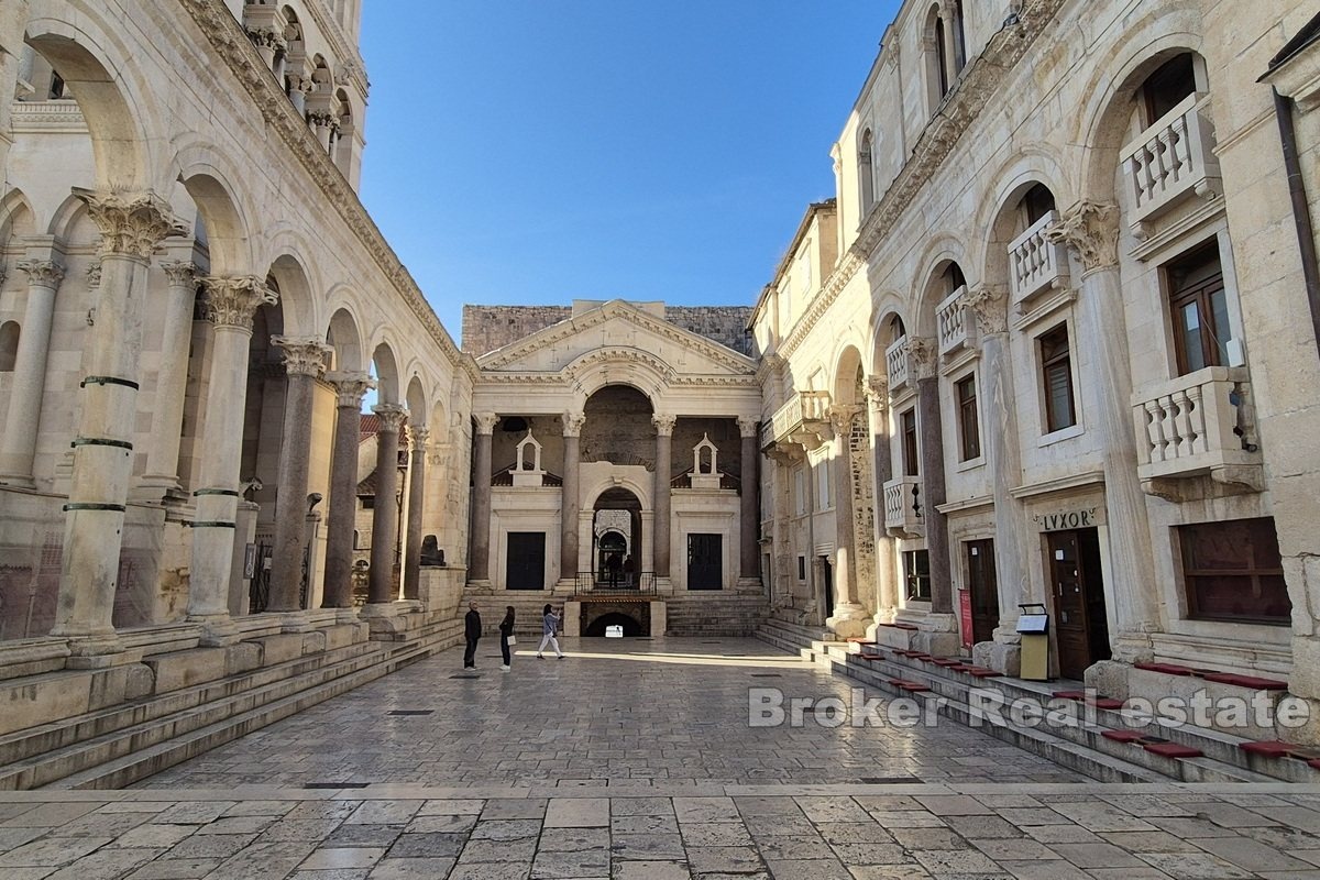 2 - venta comercio a pie de playa split split-dalmacia croacia