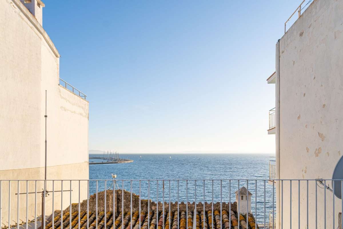 1 - vente maison pieds dans l'eau roses - costa brava catalogne espagne