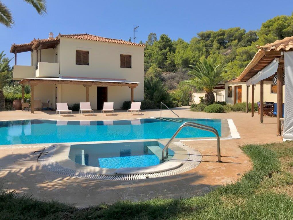 Villa for sale in Ermióni of 157 m²