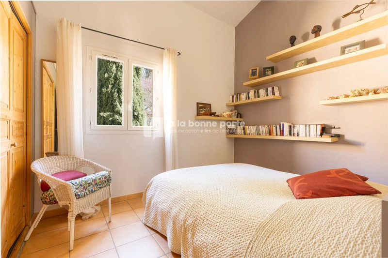 2 - house for sale in ventabren bouches-du-rhône france