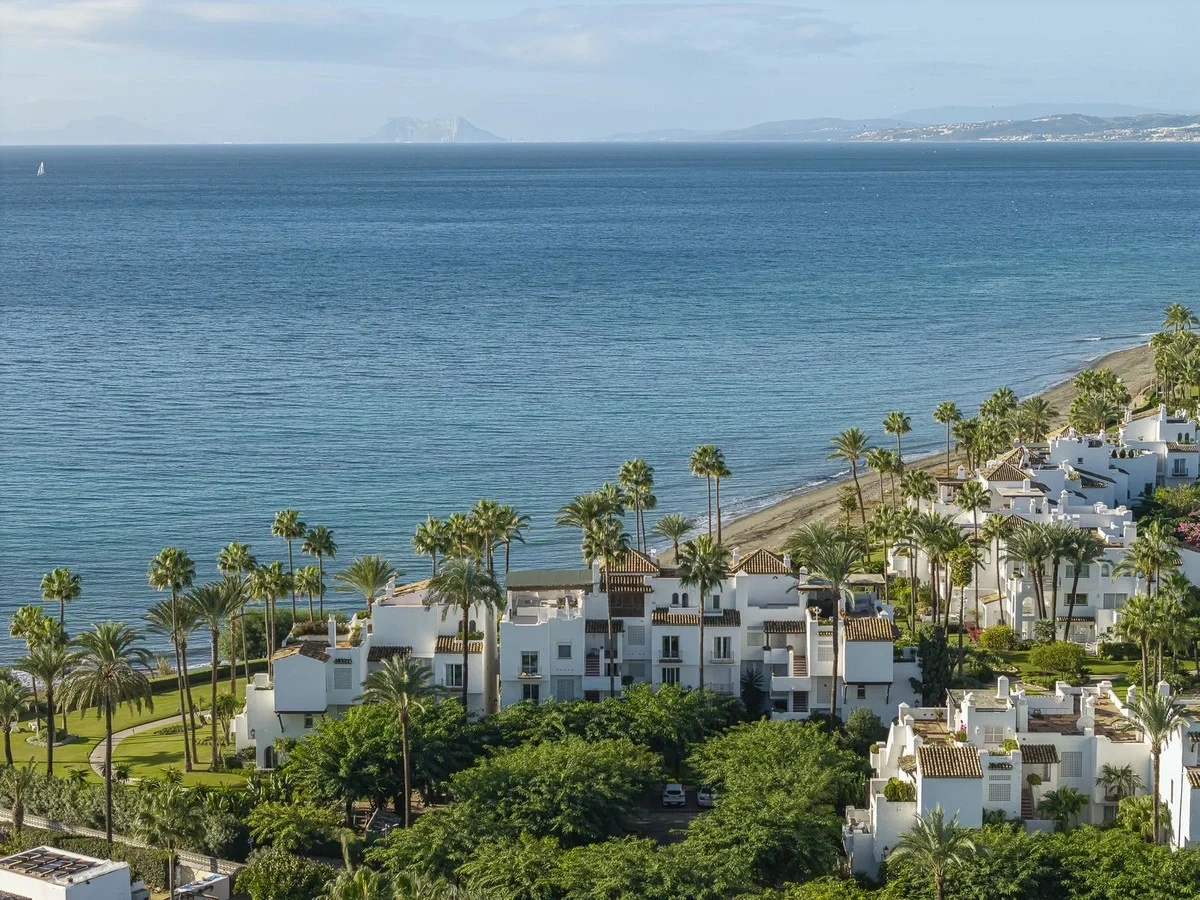 1 - vente appartement pieds dans l'eau estepona - costa del sol andalousie espagne