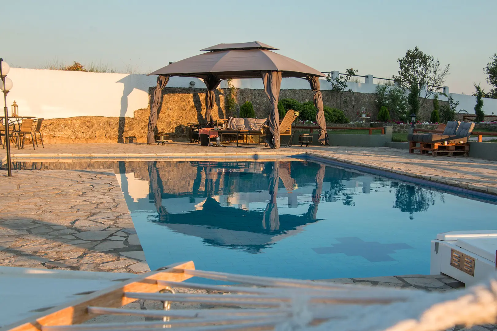 2 - vente commerce vue mer gouviá îles ioniennes grèce