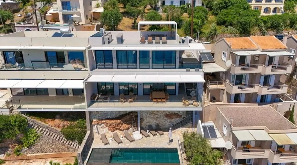 2 - vente villa pieds dans l'eau barbati îles ioniennes grèce