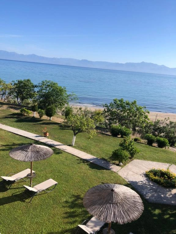1 - vente maison pieds dans l'eau corfu îles ioniennes grèce