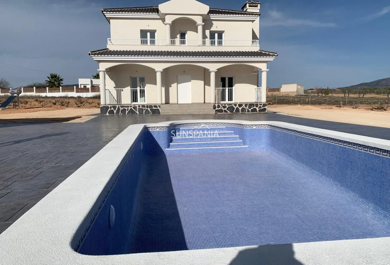 2 - verkoop huis pinoso valencian community spanje