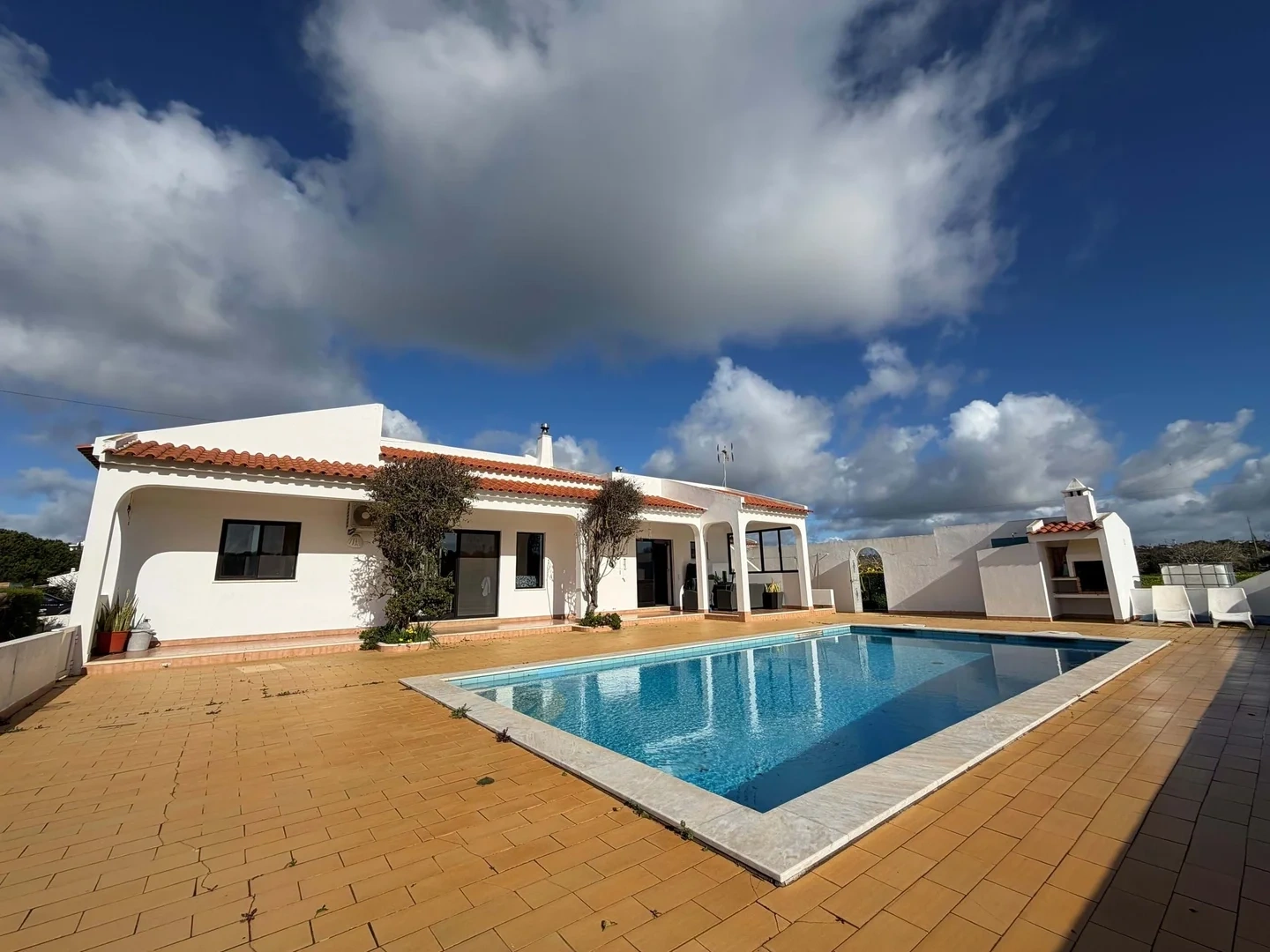 1 - venta casa praia da luz algarve portugal