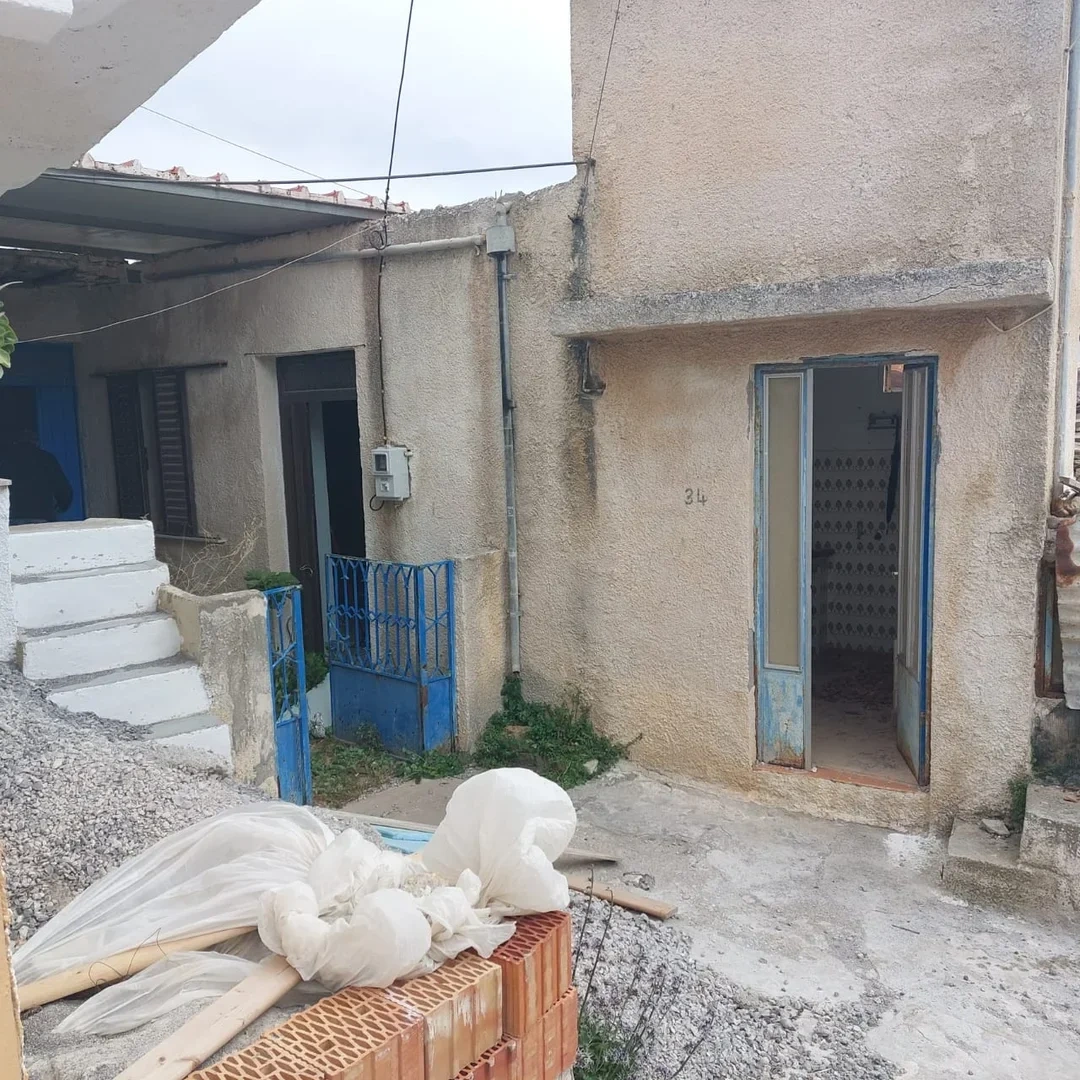 2 - vente maison lástros crète grèce