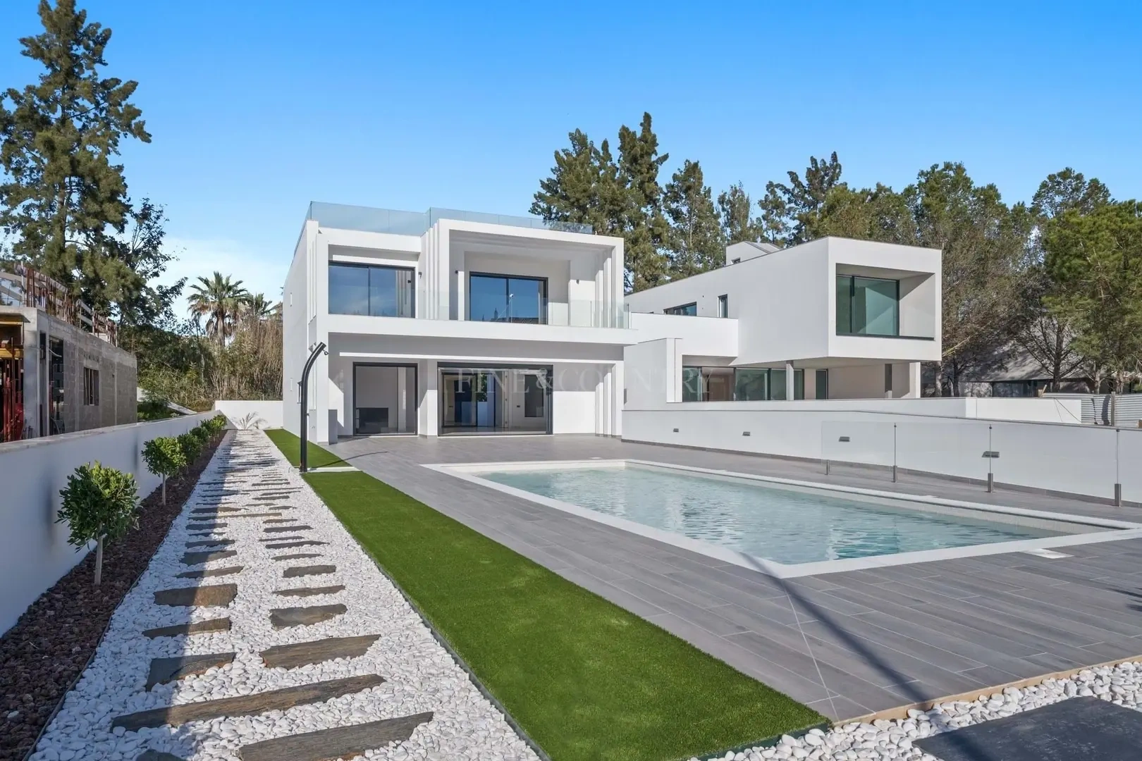 2 - house for sale in quarteira algarve portugal