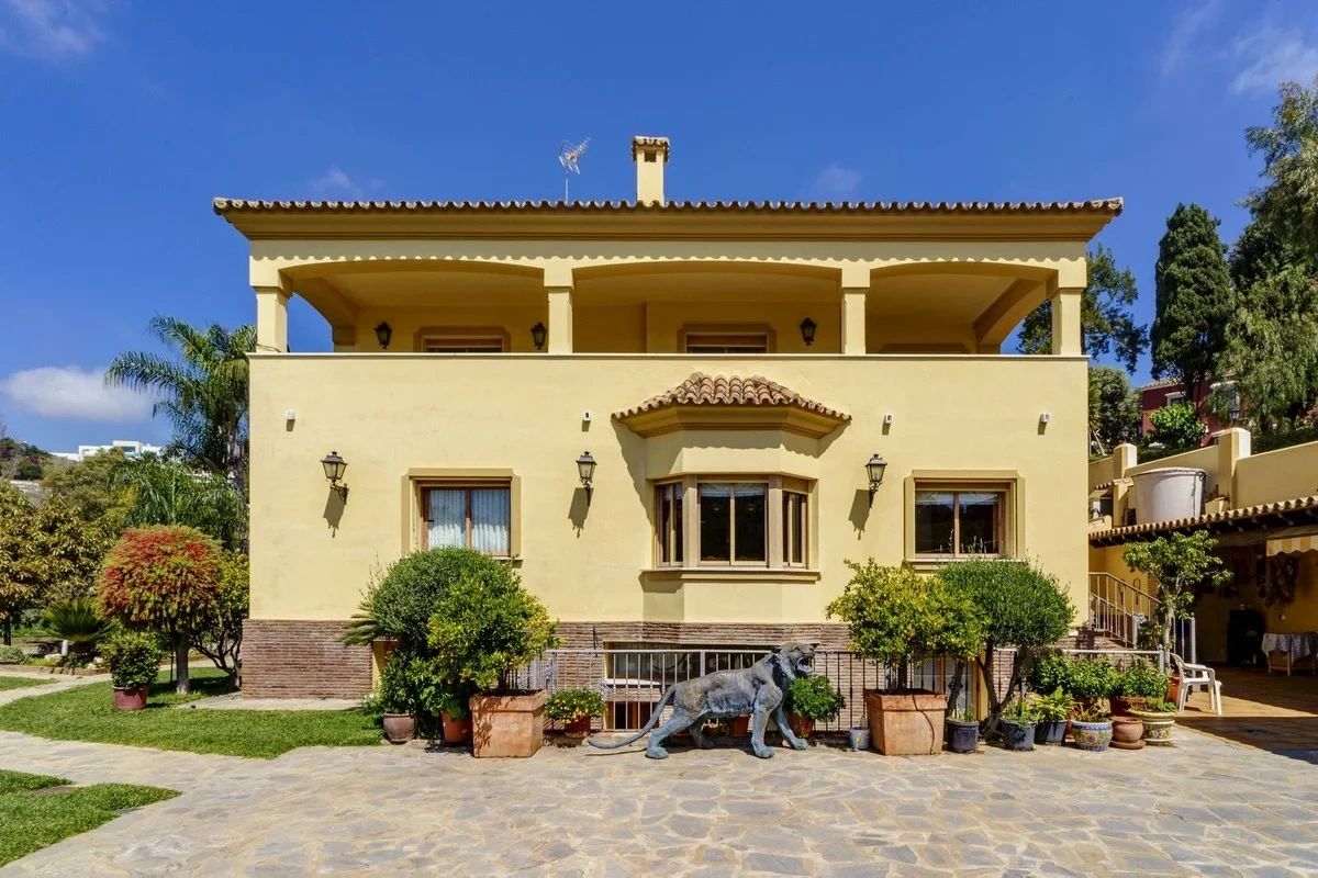 2 - house for sale in benahavis - costa del sol andalusia spain