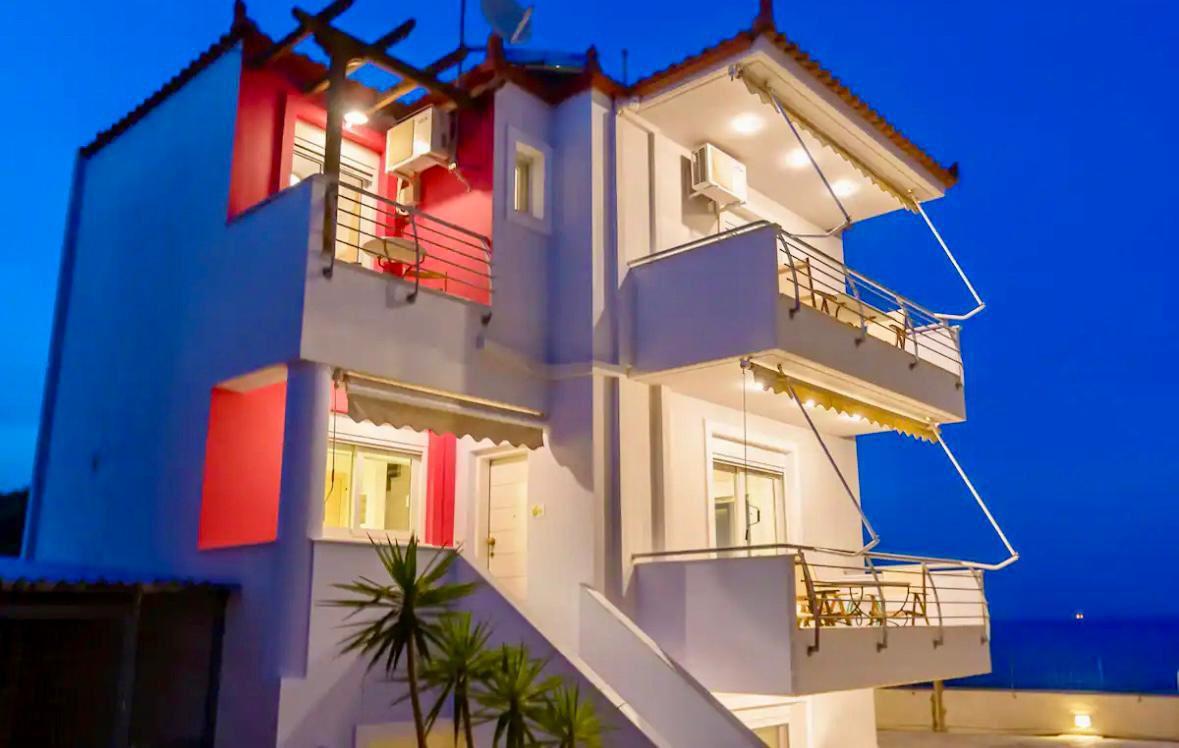 2 - venta casa frente al mar kórinthos peloponeso grecia