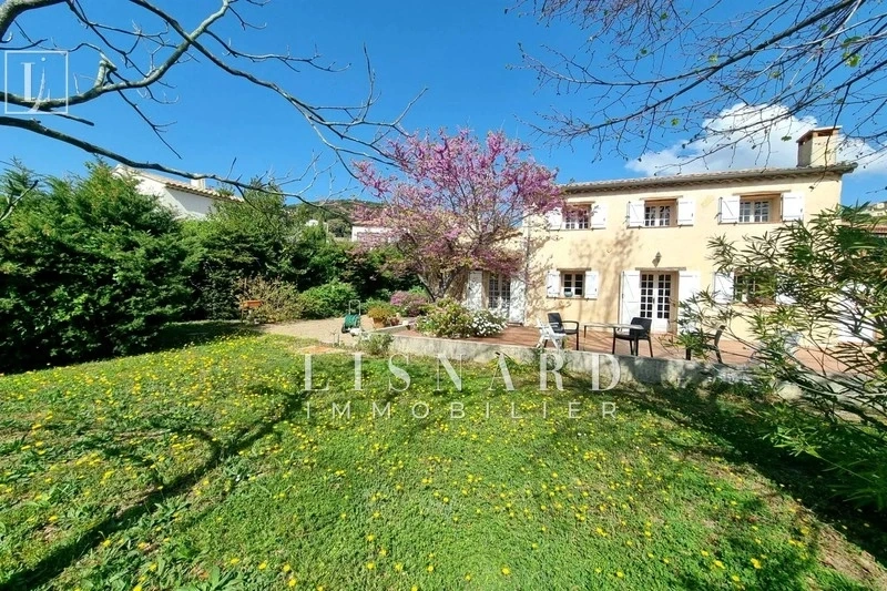 Casa con terraza